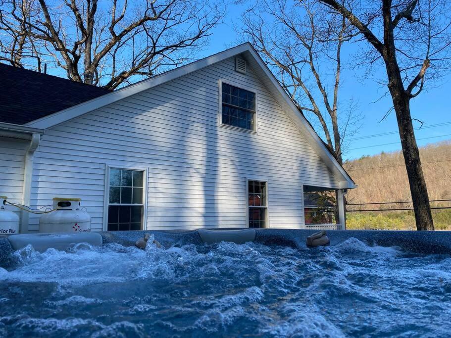 Cozy Cottage, Hot Tub, Fire Pit, 15Min To Hudson And Hiking 카츠킬 외부 사진